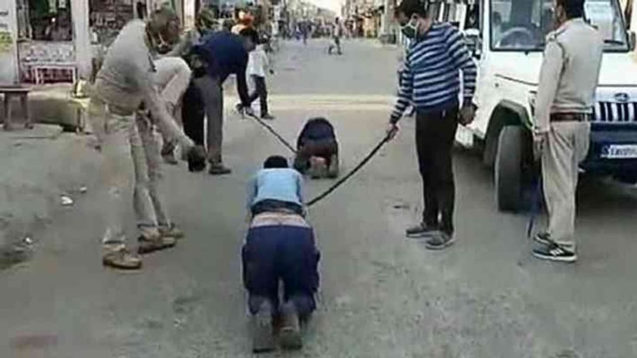 ड्राई बिहार में ताड़ी पीकर उड़ा रहे थे लॉकडाउन का माखौल, ऐसी सजा मिली कि जीवन भर रहेगा याद ड्राई बिहार में ताड़ी पीकर उड़ा रहे थे लॉकडाउन का माखौल, ऐसी सजा मिली कि जीवन भर रहेगा याद