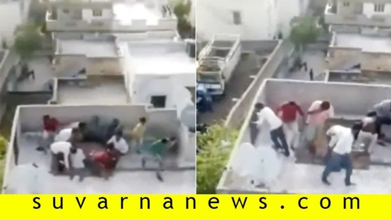 ಲಾಕ್ಡೌನ್ ವೇಳೆ ಇಸ್ಪೀಟ್ ಆಟ: ಮೇಲಿಂದ ಬಂತು ಪೊಲೀಸರ ಡ್ರೋನ್! ಲಾಕ್ಡೌನ್ ವೇಳೆ ಇಸ್ಪೀಟ್ ಆಟ: ಮೇಲಿಂದ ಬಂತು ಪೊಲೀಸರ ಡ್ರೋನ್!