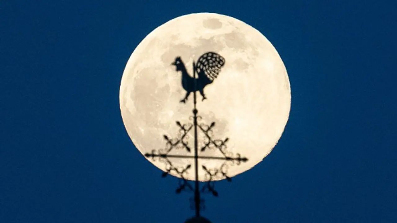 Supermoon 2023: When and where in India can we see full moon tonight? Supermoon 2023: When and where in India can we see full moon tonight?