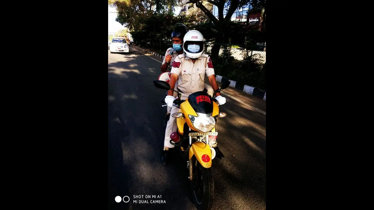 সুস্থ হওয়ার পর কাটেনি ২ মাসও, ফের করোনা আক্রান্ত দিল্লি পুলিশের আধিকারিক সুস্থ হওয়ার পর কাটেনি ২ মাসও, ফের করোনা আক্রান্ত দিল্লি পুলিশের আধিকারিক