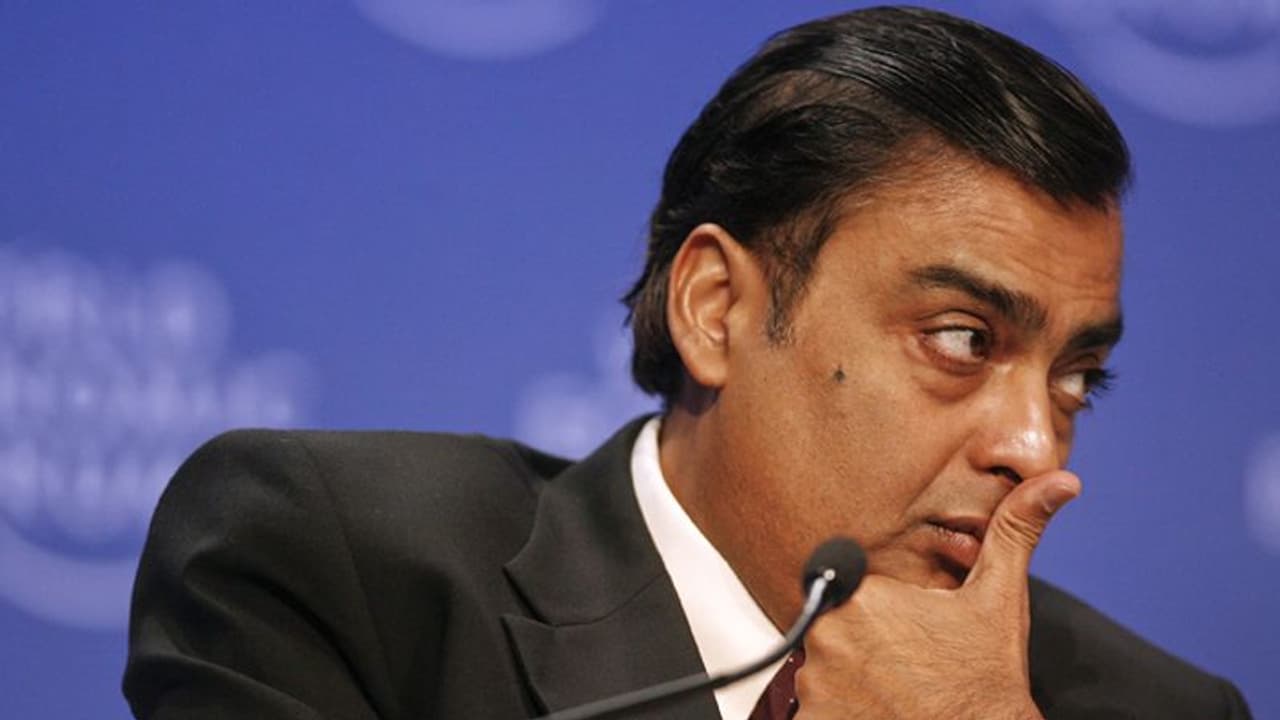 കൊവിഡ് പ്രതിസന്ധി; റിലയൻസും ജീവനക്കാരുടെ ശമ്പളം വെട്ടിക്കുറയ്ക്കുന്നു കൊവിഡ് പ്രതിസന്ധി; റിലയൻസും ജീവനക്കാരുടെ ശമ്പളം വെട്ടിക്കുറയ്ക്കുന്നു