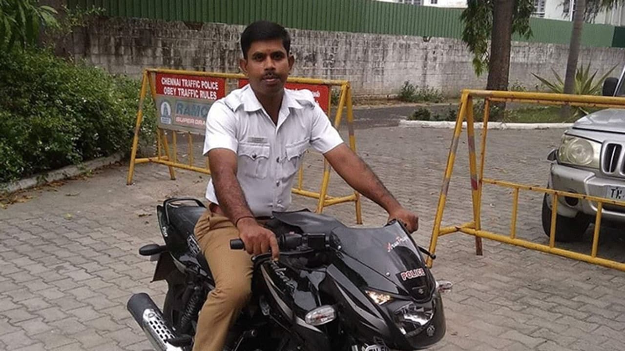 பணியின் போது திடீர் மாரடைப்பு... சுருண்டு விழுந்து உயிரிழந்த இளம் காவலர்..!