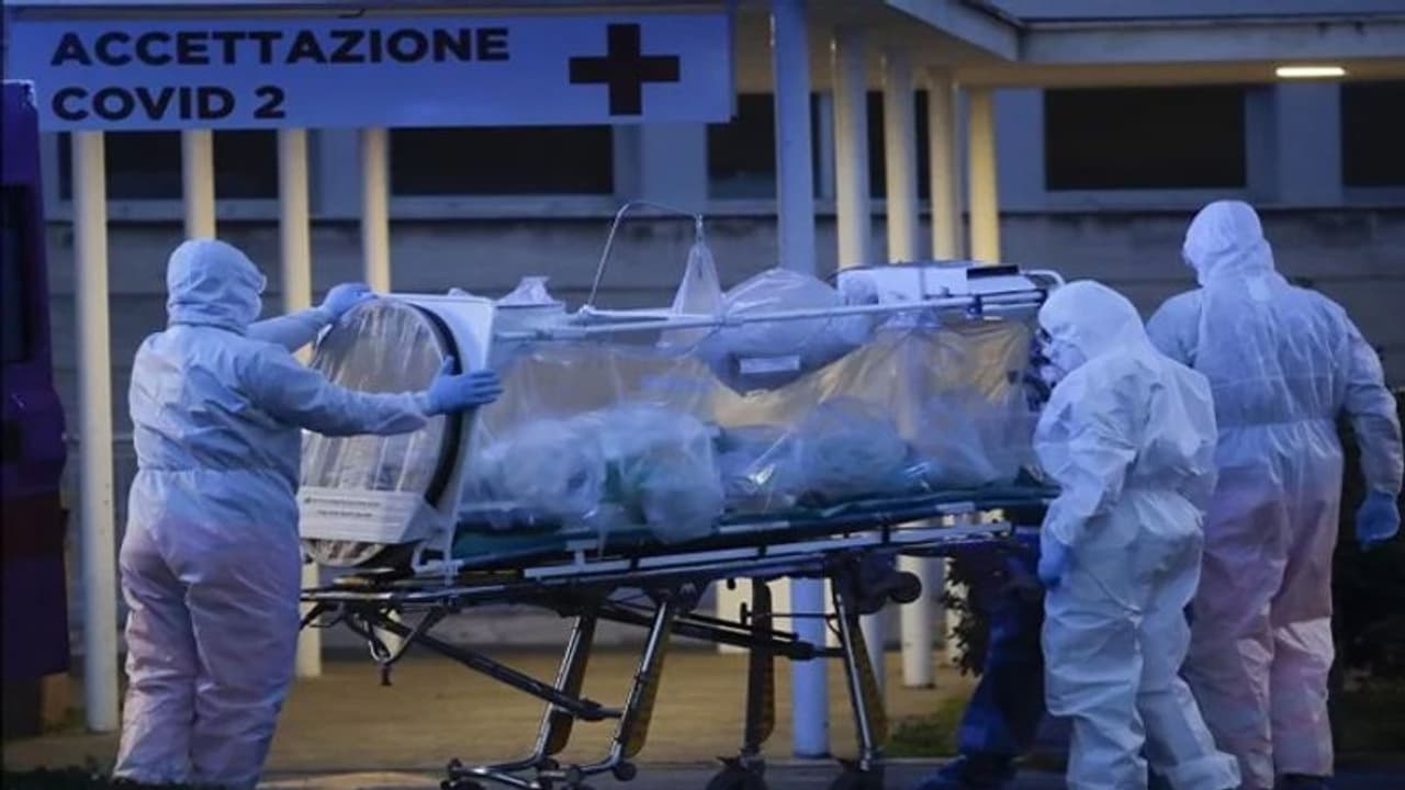 கடவுளே இன்னும் என்னென்ன நடக்க போகுதோ.. தந்தை இறந்த மறுநாளே கொரோனாவுக்கு பெண் நீதிபதி உயிரிழப்பு..! கடவுளே இன்னும் என்னென்ன நடக்க போகுதோ.. தந்தை இறந்த மறுநாளே கொரோனாவுக்கு பெண் நீதிபதி உயிரிழப்பு..!