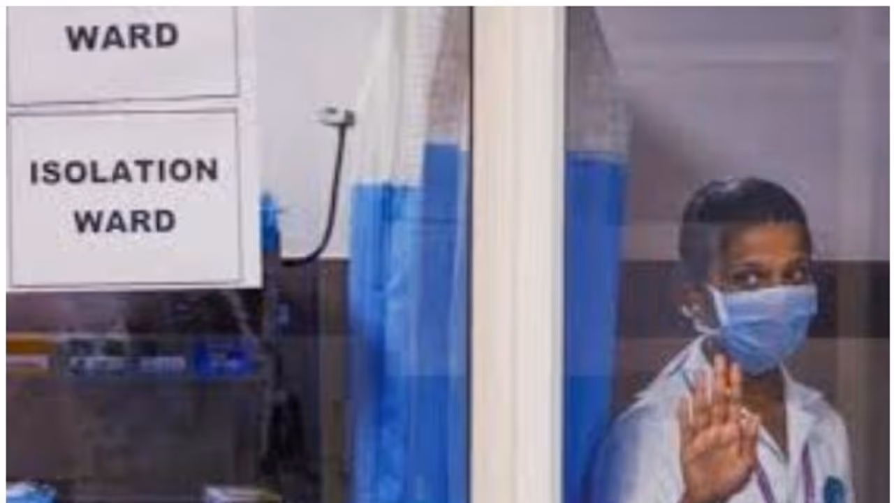 ഒരു വീട്ടിലെ ഏഴ് പേർക്ക് സമ്പർക്കത്തിലൂടെ കൊവിഡ്; കണ്ണൂരിൽ രോഗികളുടെ കുടുംബാംഗങ്ങളെ പരിശോധിക്കാൻ തീരുമാനം