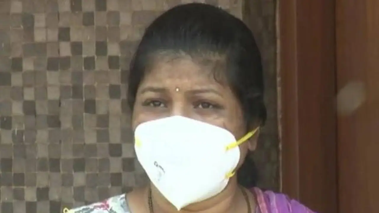 கொரோனா :அம்மா.. அம்மா..என அழுத 3 வயது குழந்தை.. மருத்துவமனை வாசலில் நின்று கதறிய செவிலியர் தாய்!