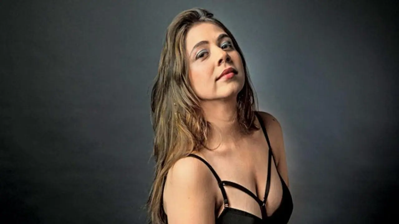 படுக்கைக்கு அழைத்த தயாரிப்பாளர்! சில வருடங்களுக்கு பின் வாய்திறந்து பிரபல நடிகை!