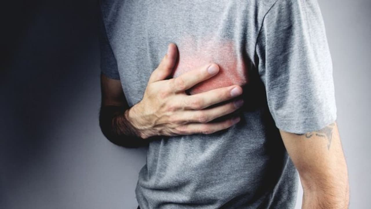 കൊവിഡ് 19; ഹൃദ്രോഗികള് ശ്രദ്ധിക്കേണ്ട കാര്യങ്ങളെന്തെല്ലാം? കൊവിഡ് 19; ഹൃദ്രോഗികള് ശ്രദ്ധിക്കേണ്ട കാര്യങ്ങളെന്തെല്ലാം?