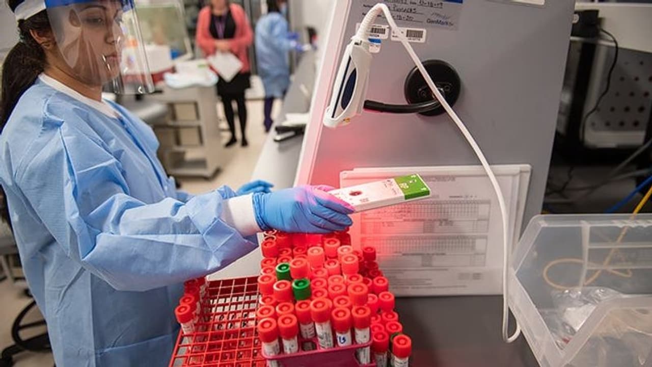 ఏపీలో కొత్తగా ఏడుగురికి పాజిటివ్: 439కి చేరిన కేసులు, గుంటూరులో అత్యధికం ఏపీలో కొత్తగా ఏడుగురికి పాజిటివ్: 439కి చేరిన కేసులు, గుంటూరులో అత్యధికం