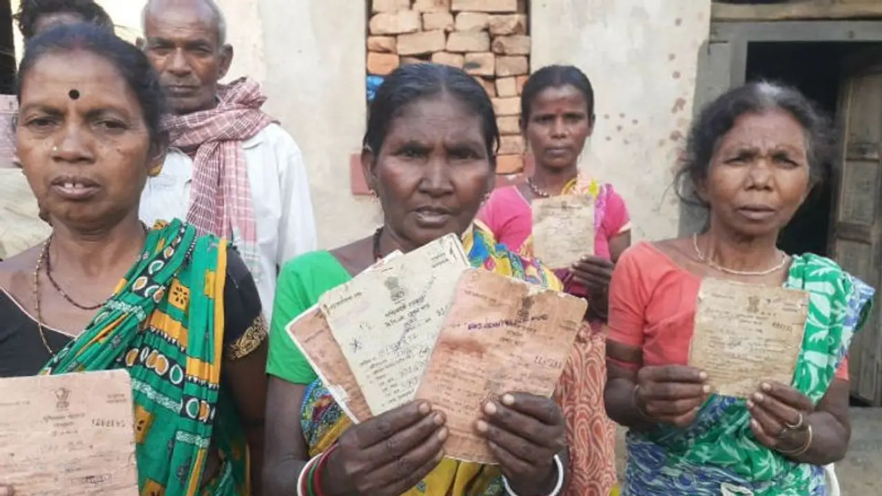 West Bengal: Mortgaged ration cards amid lockdown recovered, returned to their rightful owners