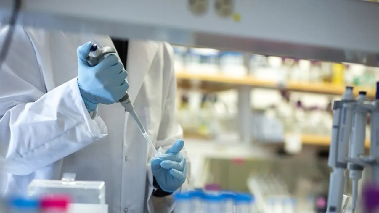 వైద్యుల నిర్వాకం: ఒకరికి బదులుగా భద్రాచలం డిఎస్పీ డిశ్చార్జ్, కరోనా పాజిటివ్ వైద్యుల నిర్వాకం: ఒకరికి బదులుగా భద్రాచలం డిఎస్పీ డిశ్చార్జ్, కరోనా పాజిటివ్