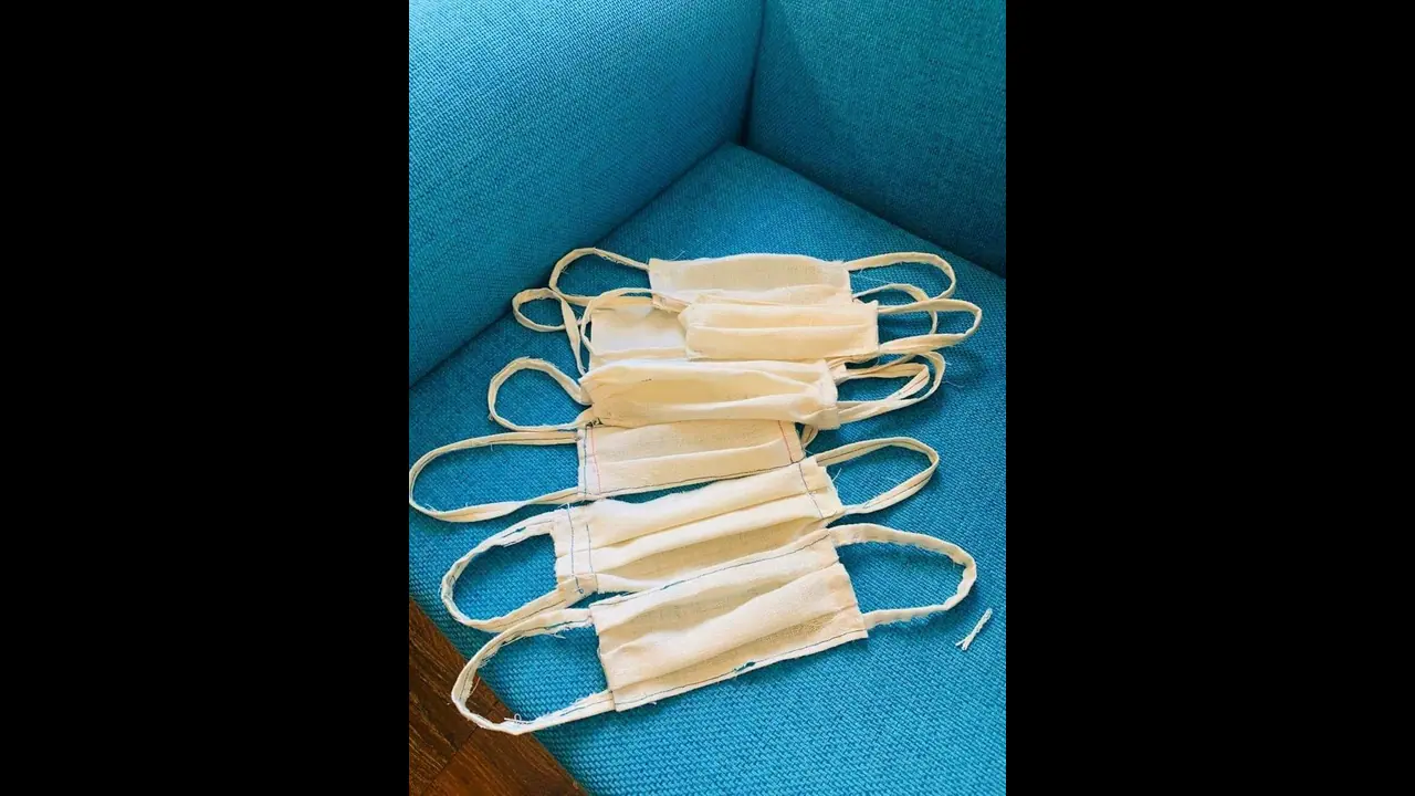 కరోనా ఎఫెక్ట్: మాస్కులను కుట్టిన రాష్ట్రపతి సతీమణి