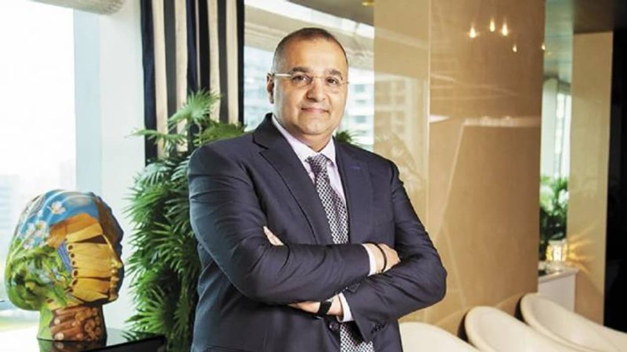 महाराष्ट्र: IPS अफसर ने पास जारी कर वाधवान परिवार के 23 लोगों को फार्महाउस भिजवाया, अब हुई कार्रवाई महाराष्ट्र: IPS अफसर ने पास जारी कर वाधवान परिवार के 23 लोगों को फार्महाउस भिजवाया, अब हुई कार्रवाई