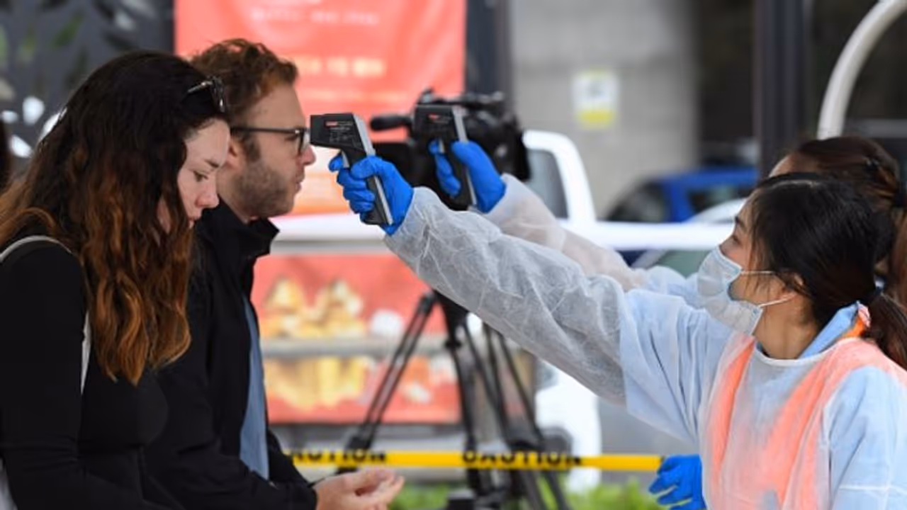 Coronavirus: In this country, you will be fined $5,000 on the spot if you spit on emergency workers