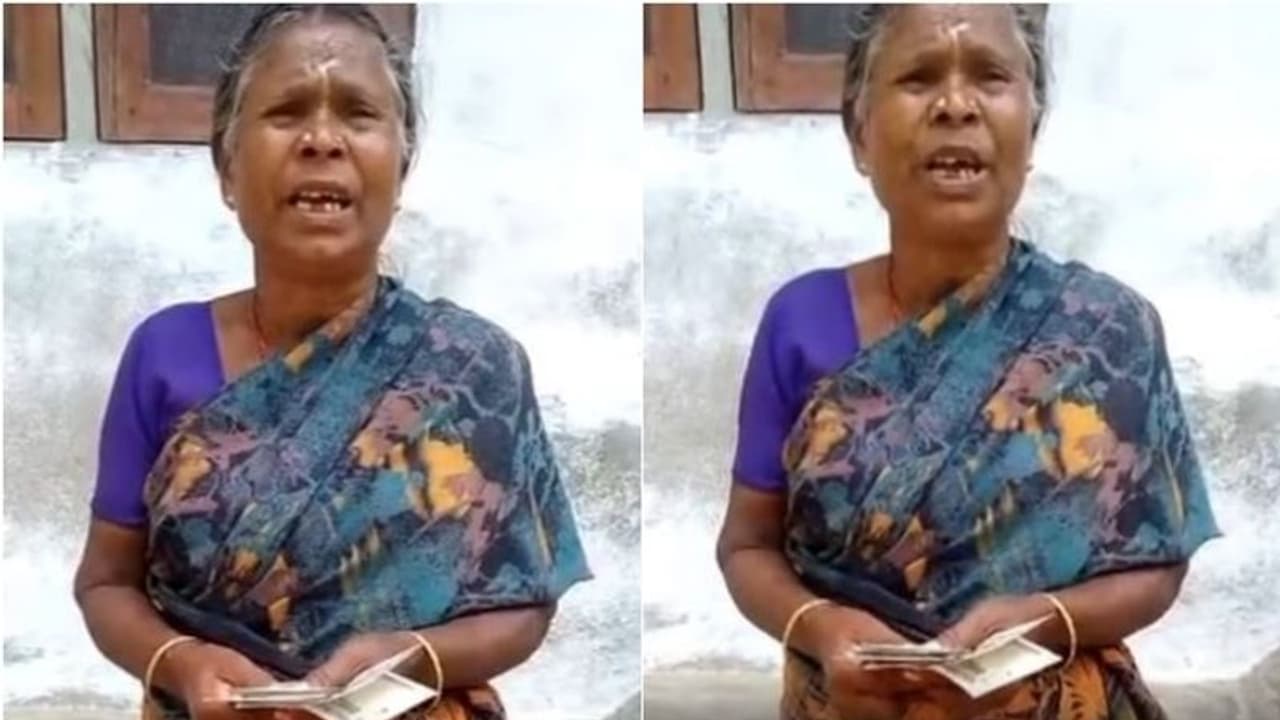 ക്ഷേമപെന്ഷന് വീട്ടിലെത്തിയപ്പോള് പുഞ്ചിരിച്ചുകൊണ്ട് നഞ്ചിയമ്മ വീണ്ടും പാടി; വീഡിയോ പങ്കുവെച്ച് മന്ത്രി ക്ഷേമപെന്ഷന് വീട്ടിലെത്തിയപ്പോള് പുഞ്ചിരിച്ചുകൊണ്ട് നഞ്ചിയമ്മ വീണ്ടും പാടി; വീഡിയോ പങ്കുവെച്ച് മന്ത്രി