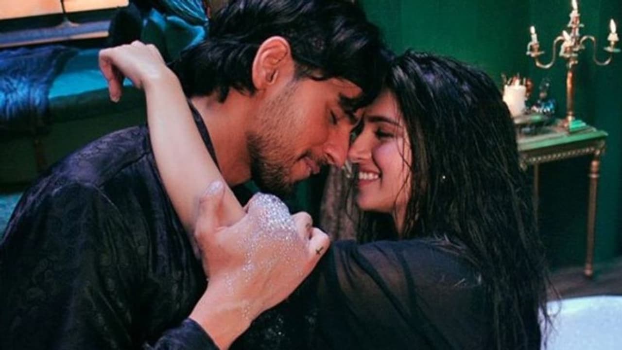 তনিষ্কের মাসাকলি ঠাট্টায় সামিল এবার জয়পুর পুলিশ, লকডাউন না মানলেই এভাবেই দেওয়া হবে শাস্তি তনিষ্কের মাসাকলি ঠাট্টায় সামিল এবার জয়পুর পুলিশ, লকডাউন না মানলেই এভাবেই দেওয়া হবে শাস্তি