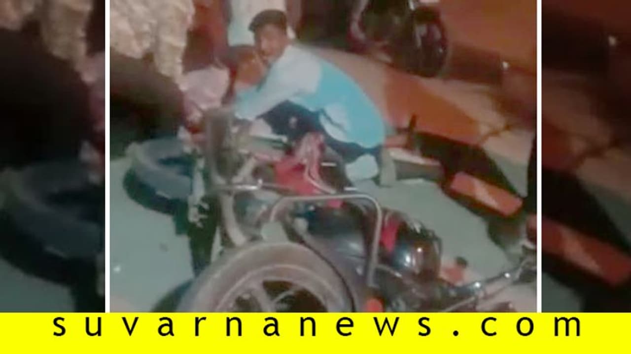 ಆಸ್ಪತ್ರೆಯಲ್ಲೇ ಮಾರಾಮಾರಿ: ಜಗಳ ಬಿಡಿಸಲು ಪೊಲೀಸ್ ಪೇದೆ ಹರಸಾಹಸ! ಆಸ್ಪತ್ರೆಯಲ್ಲೇ ಮಾರಾಮಾರಿ: ಜಗಳ ಬಿಡಿಸಲು ಪೊಲೀಸ್ ಪೇದೆ ಹರಸಾಹಸ!