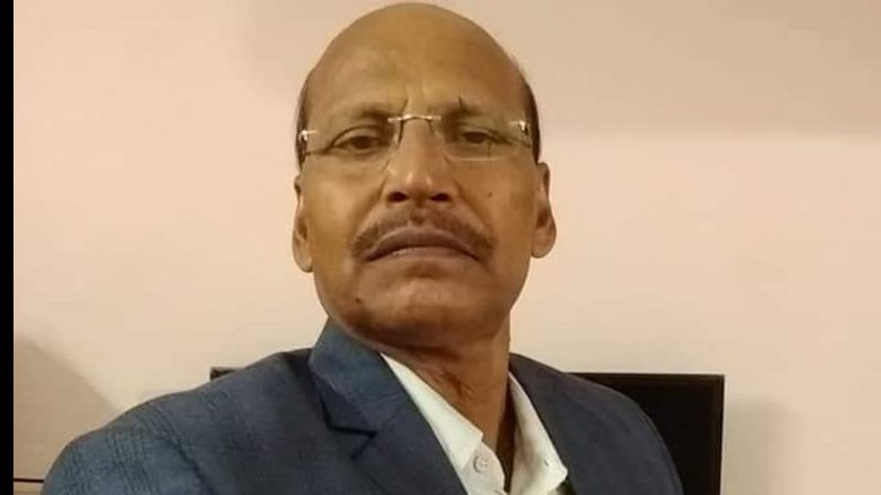 খেলার নেশাই কাড়ল প্রাণ, বাড়ির ছাদ থেকে পড়ে মৃত্যু অবসরপ্রাপ্ত শিক্ষকের খেলার নেশাই কাড়ল প্রাণ, বাড়ির ছাদ থেকে পড়ে মৃত্যু অবসরপ্রাপ্ত শিক্ষকের