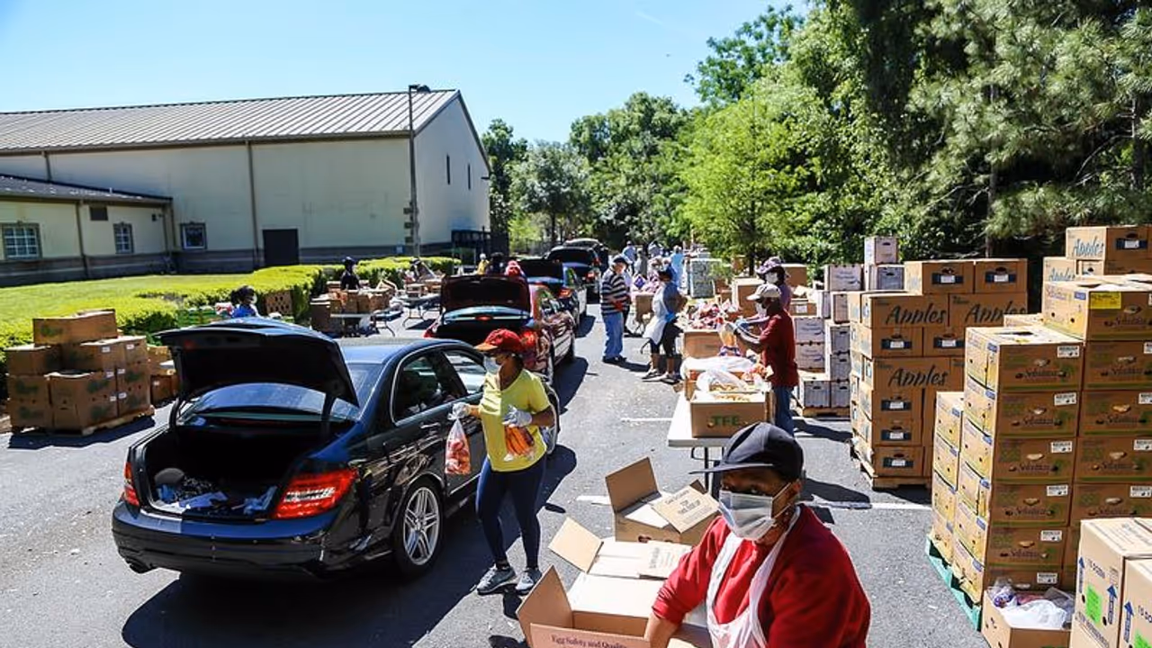 ഇന്ത്യൻ വിദ്യാർത്ഥികളുടേയും ഭക്ഷണം മുടങ്ങും, മുഖം തിരിച്ച് കാനഡയിലെ ഫുഡ് ബാങ്ക്, വിമർശനം ഇന്ത്യൻ വിദ്യാർത്ഥികളുടേയും ഭക്ഷണം മുടങ്ങും, മുഖം തിരിച്ച് കാനഡയിലെ ഫുഡ് ബാങ്ക്, വിമർശനം