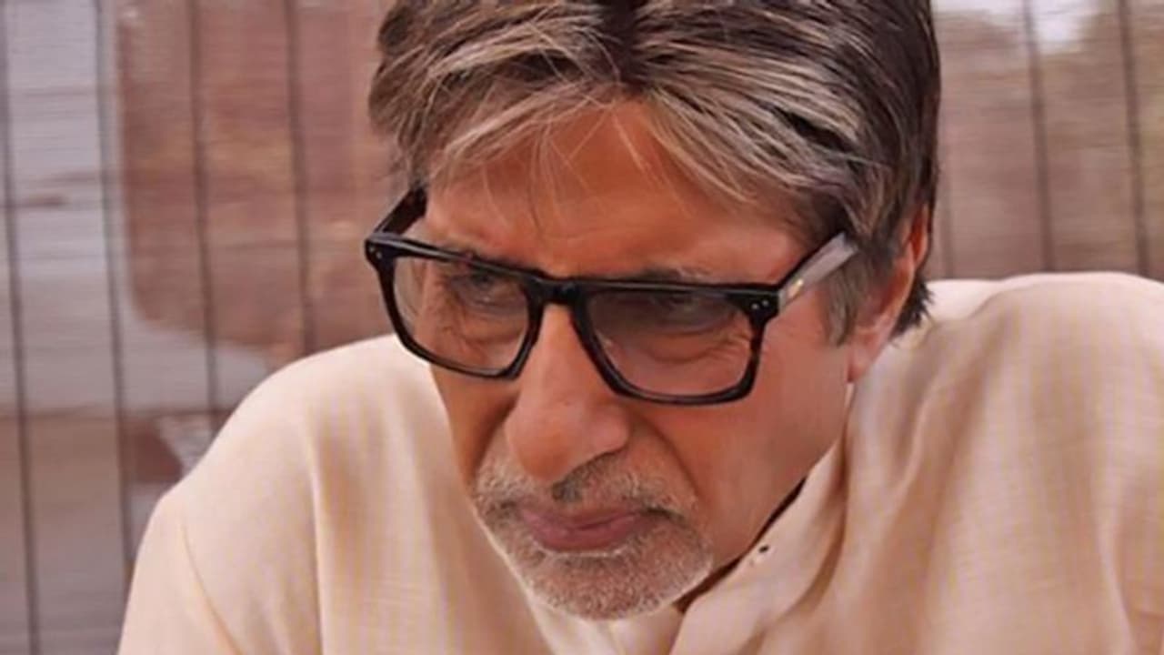 কমছে দৃষ্টিশক্তি, শরীরে বাসা বেঁধেছে একাধিক রোগ, স্বাস্থ্যে খবর জানালেন বিগ বি কমছে দৃষ্টিশক্তি, শরীরে বাসা বেঁধেছে একাধিক রোগ, স্বাস্থ্যে খবর জানালেন বিগ বি