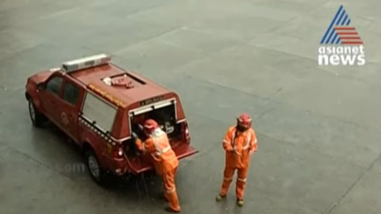 ഹൃദ്രോഗിയായ ഉമ്മയ്ക്ക് സഹായമെത്തിച്ച ഫയര്‍ഫോഴ്‌സിനെക്കുറിച്ച് മകനെഴുതിയത്...