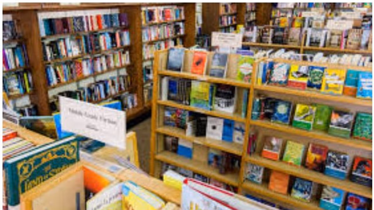 ലോക്ക്ഡൗൺ;സംസ്ഥാനത്തെ പുസ്തകവിതരണ ശാലകൾക്ക് പ്രവർത്തനാനുമതി; ഫ്രിഡ്ജ് റിപ്പയറിംഗ് സ്ഥാപനങ്ങൾക്കും ഇളവ് ലോക്ക്ഡൗൺ;സംസ്ഥാനത്തെ പുസ്തകവിതരണ ശാലകൾക്ക് പ്രവർത്തനാനുമതി; ഫ്രിഡ്ജ് റിപ്പയറിംഗ് സ്ഥാപനങ്ങൾക്കും ഇളവ്