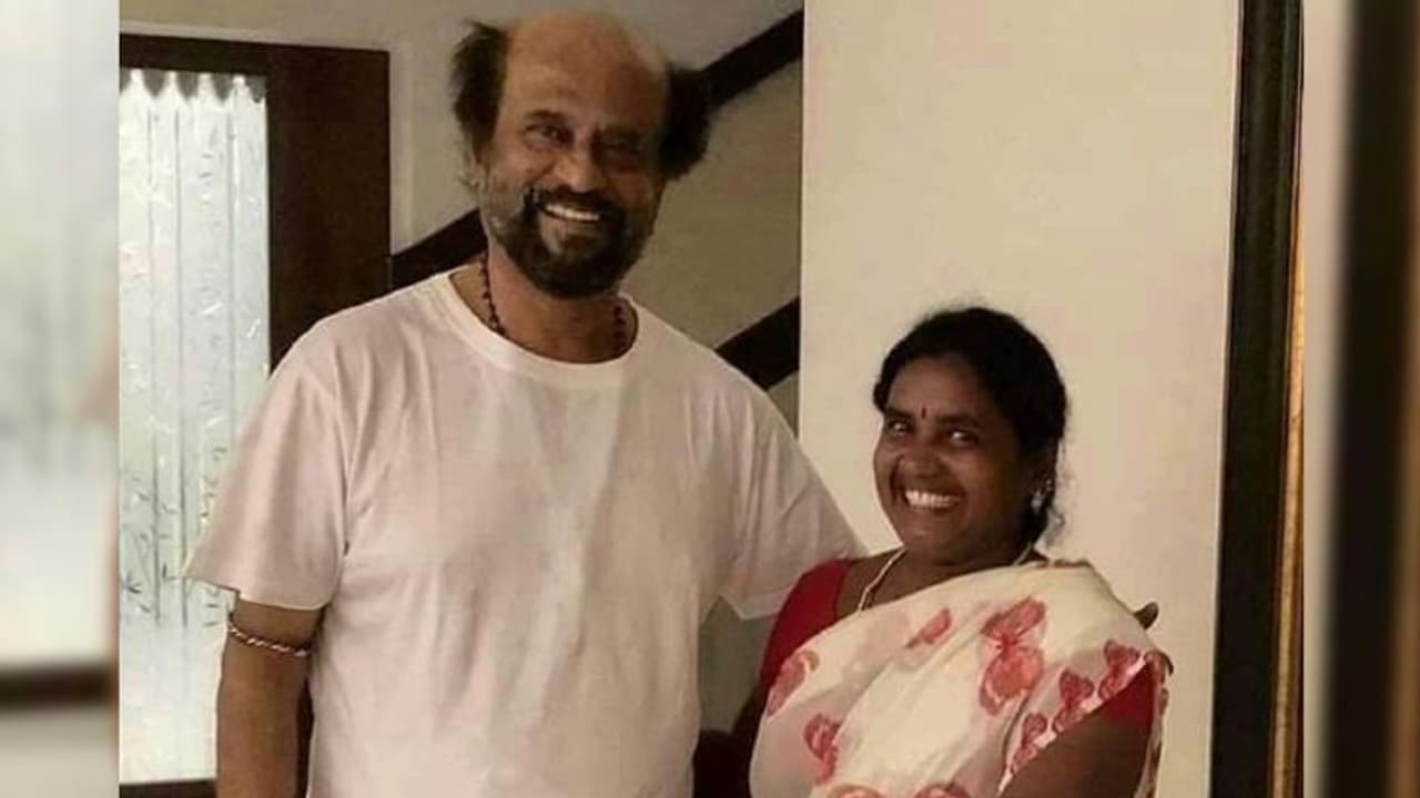 పని మనిషితో రజనీకాంత్.. అందుకే సూపర్ స్టార్ అయ్యాడు! పని మనిషితో రజనీకాంత్.. అందుకే సూపర్ స్టార్ అయ్యాడు!