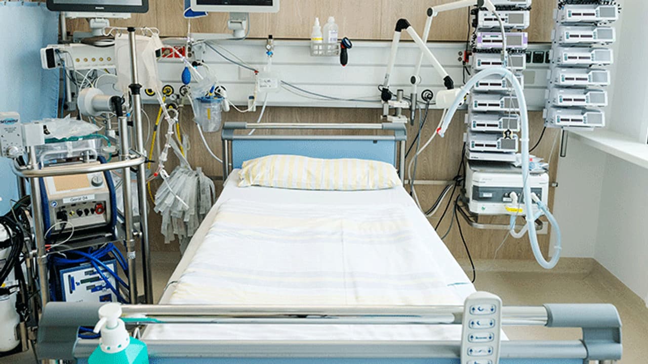 சற்று முன் தமிழக அரசு அதிரடி.!! கொரோனா தொற்று அறிகுறி இன்றி பாதிக்கப்பட்டவர்களுக்கு வீட்டிலேயே சிகிச்சை..!! சற்று முன் தமிழக அரசு அதிரடி.!! கொரோனா தொற்று அறிகுறி இன்றி பாதிக்கப்பட்டவர்களுக்கு வீட்டிலேயே சிகிச்சை..!!