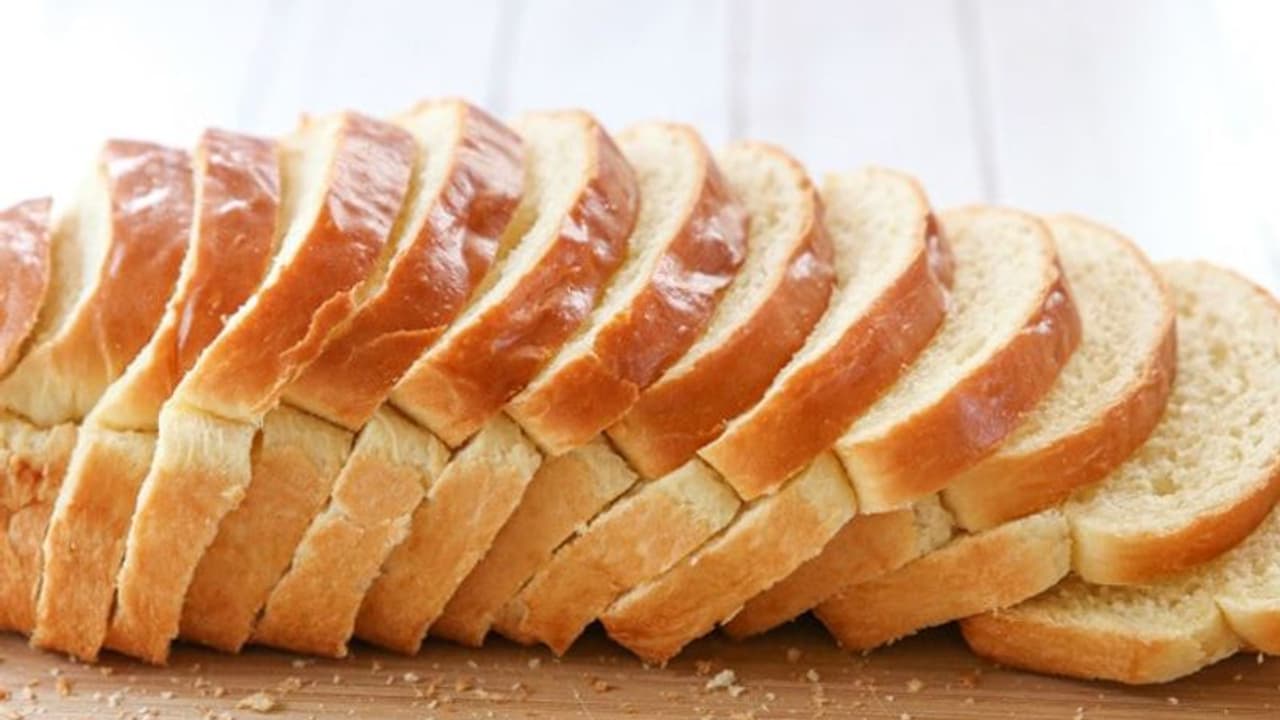 വീട്ടിൽ ബ്രഡുണ്ടോ; വളരെ എളുപ്പം തയ്യാറാക്കാവുന്ന ഒരു നാലുമണി പലഹാരം