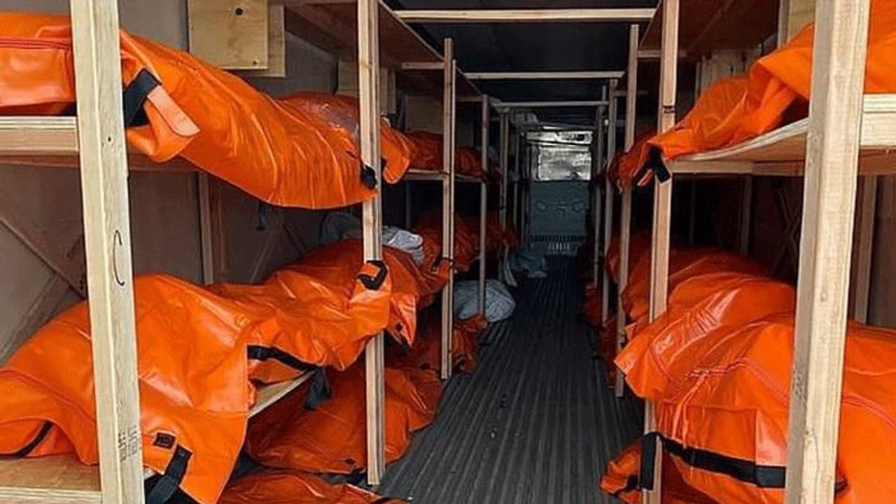 कोरोना महामारी का गढ़ बना ये शहर, 24 घंटे में 7 लोगों की मौत, डॉक्टर भी नहीं बचा सका अपने प्राण कोरोना महामारी का गढ़ बना ये शहर, 24 घंटे में 7 लोगों की मौत, डॉक्टर भी नहीं बचा सका अपने प्राण