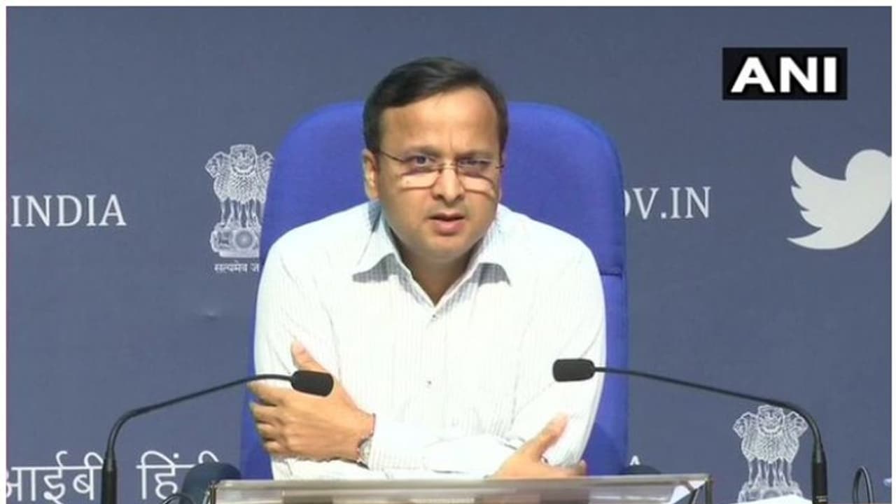 'ലോക്ക്ഡൗൺ ഇല്ലായിരുന്നെങ്കിൽ കൊവിഡ് കേസുകൾ ഉയർന്നേനെ'; ഒടുവിൽ ഐസിഎംആറിനെ അംഗീകരിച്ച് ആരോഗ്യമന്ത്രാലയം 'ലോക്ക്ഡൗൺ ഇല്ലായിരുന്നെങ്കിൽ കൊവിഡ് കേസുകൾ ഉയർന്നേനെ'; ഒടുവിൽ ഐസിഎംആറിനെ അംഗീകരിച്ച് ആരോഗ്യമന്ത്രാലയം