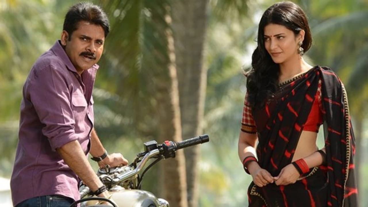 పవన్ సినిమాలో నటించటం లేదు.. క్లారిటీ ఇచ్చిన శృతి పవన్ సినిమాలో నటించటం లేదు.. క్లారిటీ ఇచ్చిన శృతి