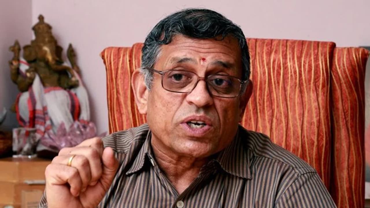 திமுகவை எதிர்க்க சசிகலா தேவை... அதிமுகவுக்கு திடீர் யோசனை கூறிய குருமூர்த்தி..! திமுகவை எதிர்க்க சசிகலா தேவை... அதிமுகவுக்கு திடீர் யோசனை கூறிய குருமூர்த்தி..!