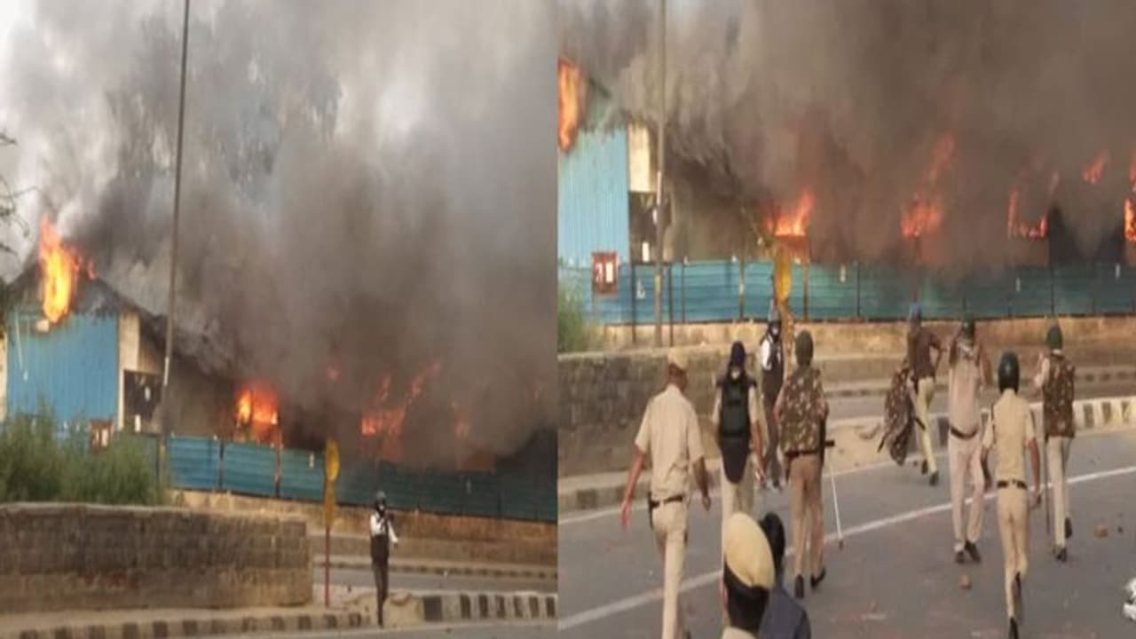 ഭക്ഷണത്തെ ചൊല്ലി ഉദ്യോഗസ്ഥരുമായി തര്ക്കം: ദില്ലിയില് അതിഥി തൊഴിലാളികള് അഭയകേന്ദ്രത്തിന് തീയിട്ടു ഭക്ഷണത്തെ ചൊല്ലി ഉദ്യോഗസ്ഥരുമായി തര്ക്കം: ദില്ലിയില് അതിഥി തൊഴിലാളികള് അഭയകേന്ദ്രത്തിന് തീയിട്ടു