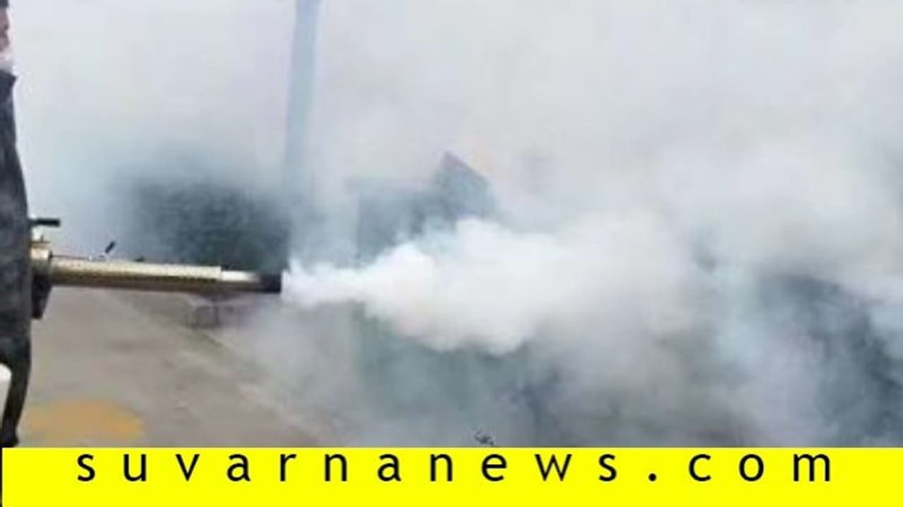 ಕೊರೋನಾ ನಿರ್ಮೂಲನೆಗೆ ಔಷಧಿ ಸಿಂಪಡಿಸುತ್ತಿದ್ದ ಗ್ರಾಪಂ ನೌಕರನ ಮೇಲೆ ಹಲ್ಲೆ ಕೊರೋನಾ ನಿರ್ಮೂಲನೆಗೆ ಔಷಧಿ ಸಿಂಪಡಿಸುತ್ತಿದ್ದ ಗ್ರಾಪಂ ನೌಕರನ ಮೇಲೆ ಹಲ್ಲೆ