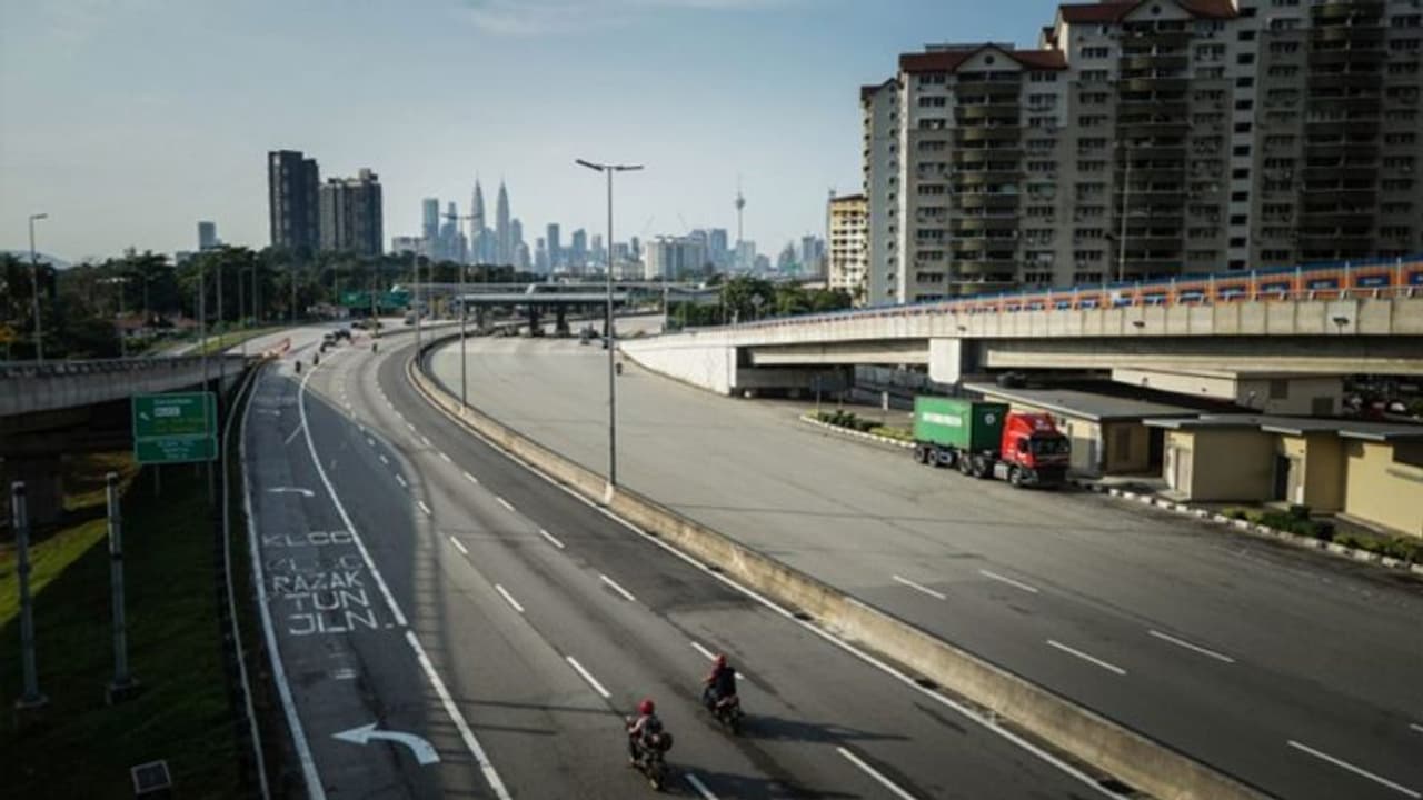 লকডাউনে ভাগ হতে পারে দেশ, লাল, কমলা আর সবুজ তিন রঙেই হবে করোনার পরিচয়