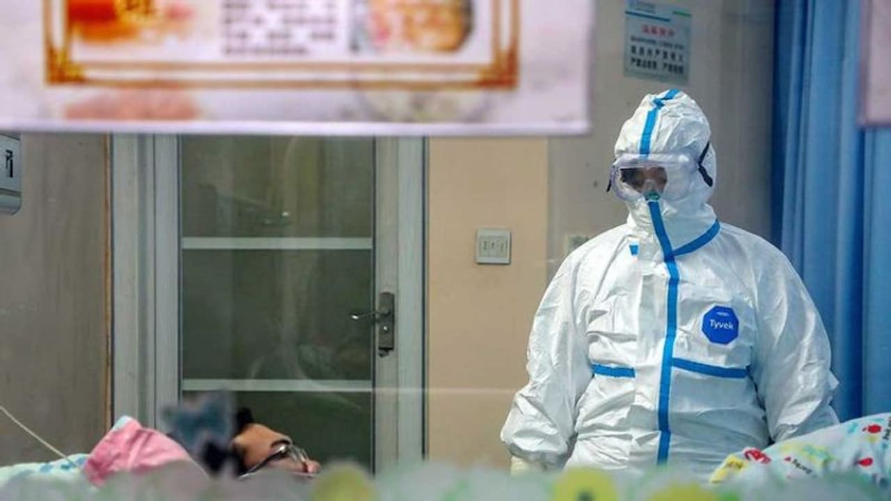 ఇండియాలో 24 గంటల్లో 909 కేసులు: 9 వేలకు చేరువలో బాధితులు, మరణాలు 273 ఇండియాలో 24 గంటల్లో 909 కేసులు: 9 వేలకు చేరువలో బాధితులు, మరణాలు 273