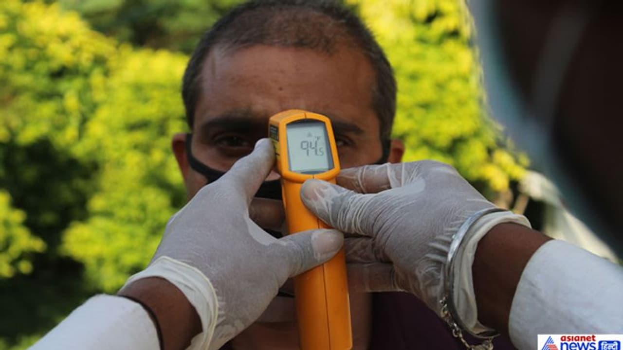 कोरोना अपडेट्स@12 April: 8800 संक्रमित, 294 की मौत; केजरीवाल बोले हम नहीं चाहते दिल्ली अमेरिका जैसी बने कोरोना अपडेट्स@12 April: 8800 संक्रमित, 294 की मौत; केजरीवाल बोले हम नहीं चाहते दिल्ली अमेरिका जैसी बने