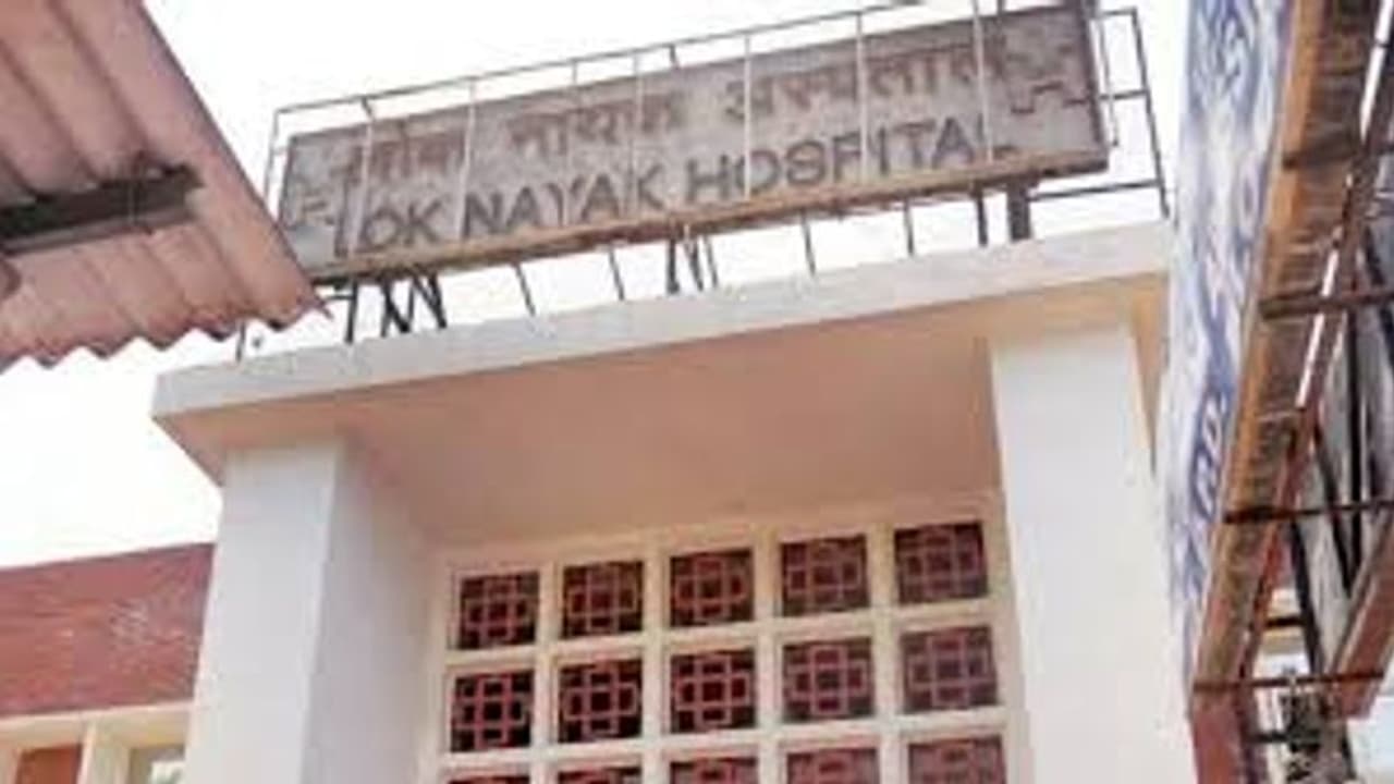 டெல்லியில் கொரோனாவால் இறந்த தமிழர்.. ஒரே மருத்துவமனையில் இருந்தும் இறந்த தந்தையை மகன் பார்க்க முடியாத கொடுமை