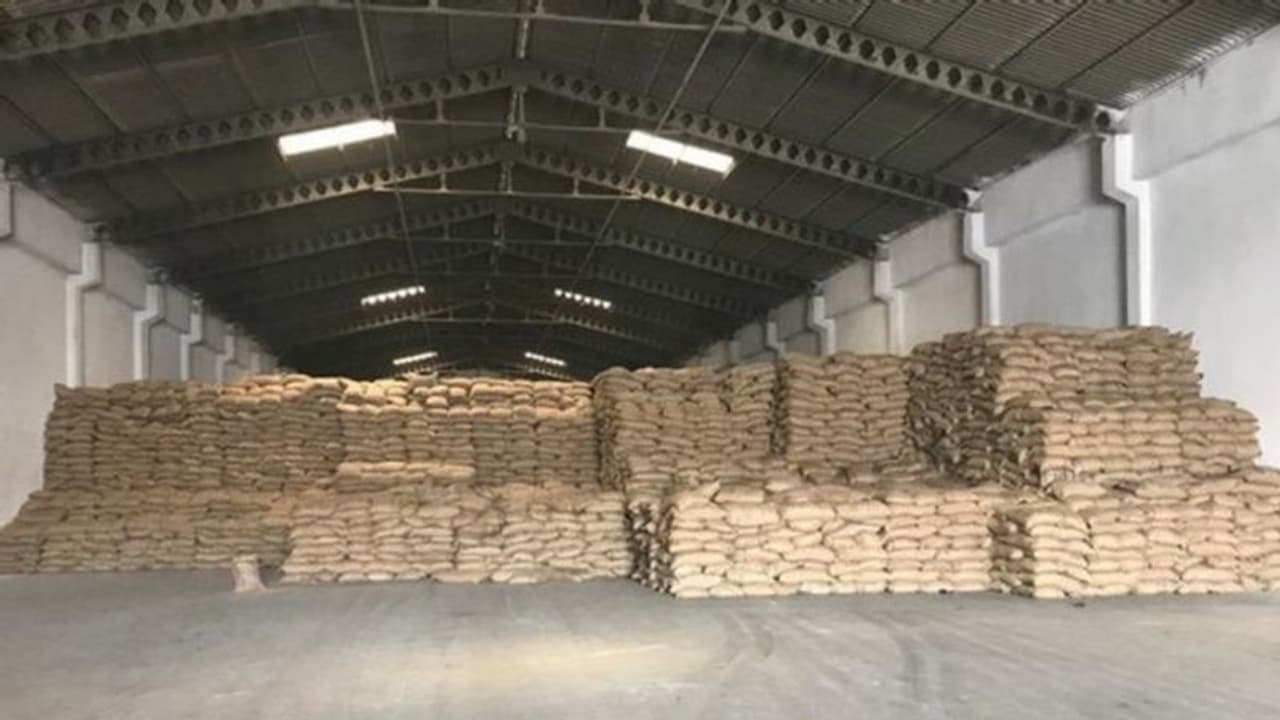 കൊവിഡ് കാലത്ത് ഇന്ത്യയുടെ സഹായം; 5,022 മെട്രിക് ടണ് ഗോതമ്പ് അഫ്ഗാനിലേക്ക് കൊവിഡ് കാലത്ത് ഇന്ത്യയുടെ സഹായം; 5,022 മെട്രിക് ടണ് ഗോതമ്പ് അഫ്ഗാനിലേക്ക്