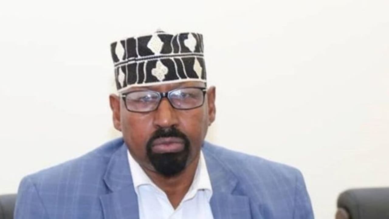 சோமாலிய நாட்டு அமைச்சர் கொரோனாவிற்கு பலி..! சோமாலிய நாட்டு அமைச்சர் கொரோனாவிற்கு பலி..!