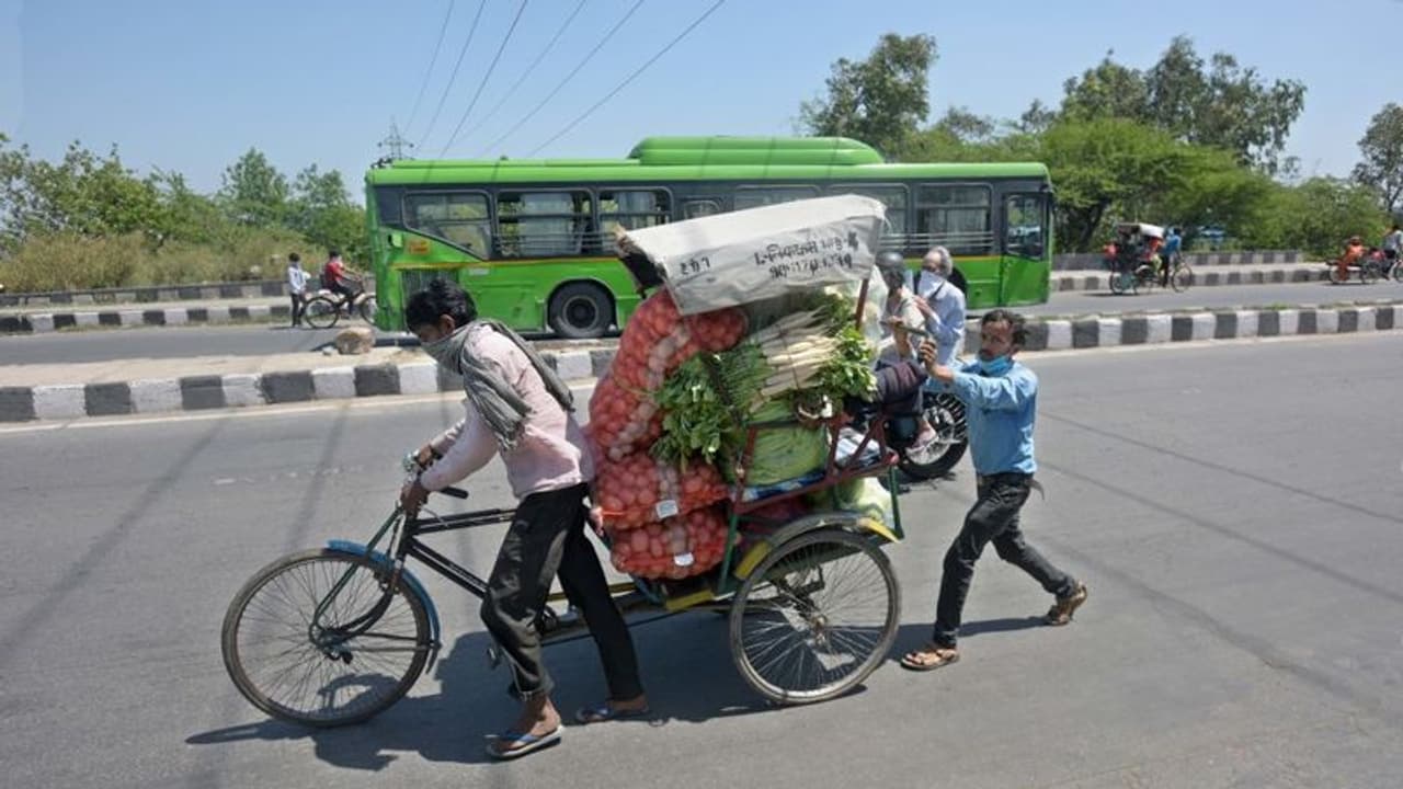 തമിഴ്നാട്ടിൽ 17 ജില്ലകൾ റെഡ് സോൺ; സർക്കാർ ഇടപെടണമെന്ന് മലയാളി സംഘടനകൾ, മത പ്രചാരകര് അറസ്റ്റിൽ തമിഴ്നാട്ടിൽ 17 ജില്ലകൾ റെഡ് സോൺ; സർക്കാർ ഇടപെടണമെന്ന് മലയാളി സംഘടനകൾ, മത പ്രചാരകര് അറസ്റ്റിൽ