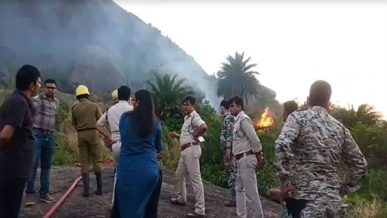 শুশুনিয়ার পর জয়চণ্ডী পাহাড়ে আগুন, নেপথ্যে কারা, চাঞ্চল্যকর অভিযোগ শুশুনিয়ার পর জয়চণ্ডী পাহাড়ে আগুন, নেপথ্যে কারা, চাঞ্চল্যকর অভিযোগ