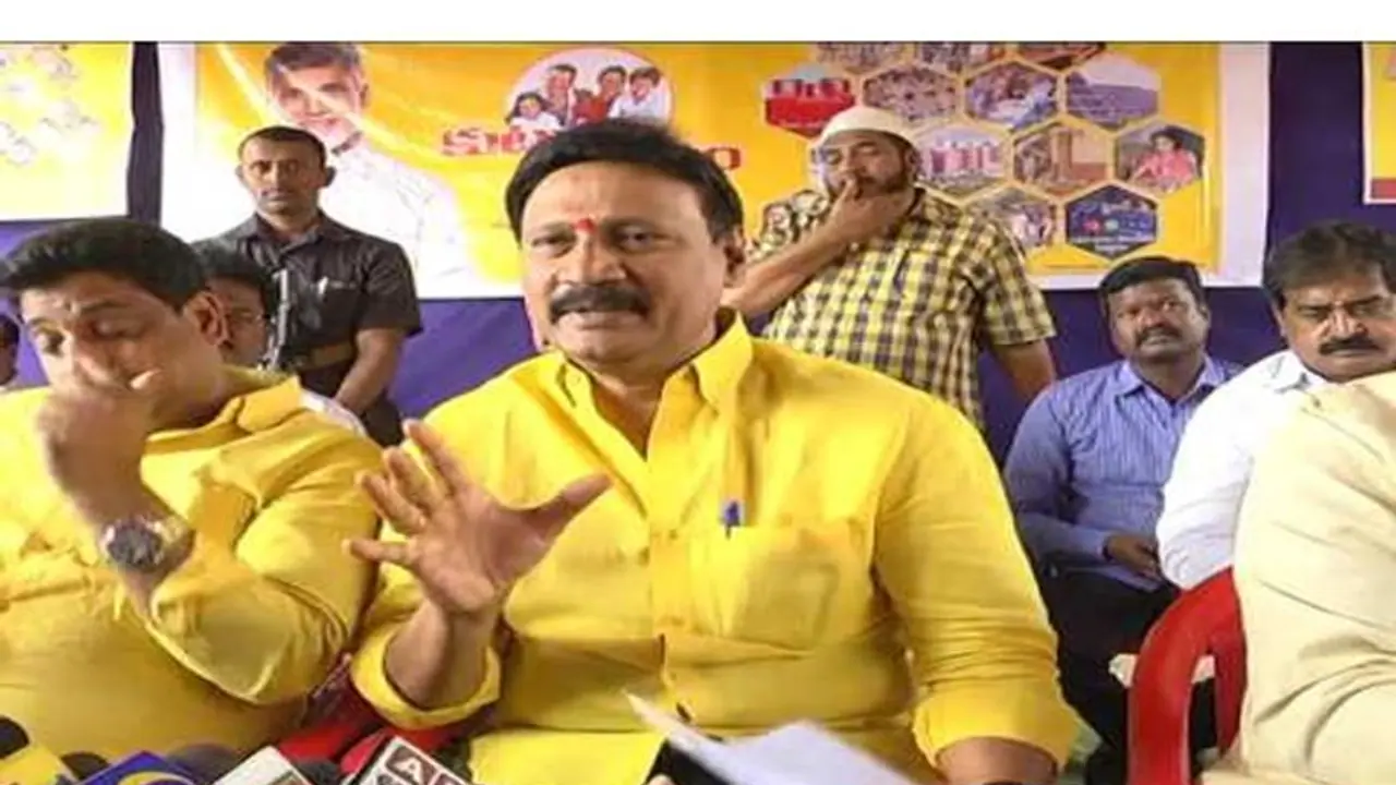 టిడిపి ఎమ్మెల్యే గద్దె దంపతుల నిరాహారదీక్ష...ప్రభుత్వం ముందుంచిన డిమాండ్లివే