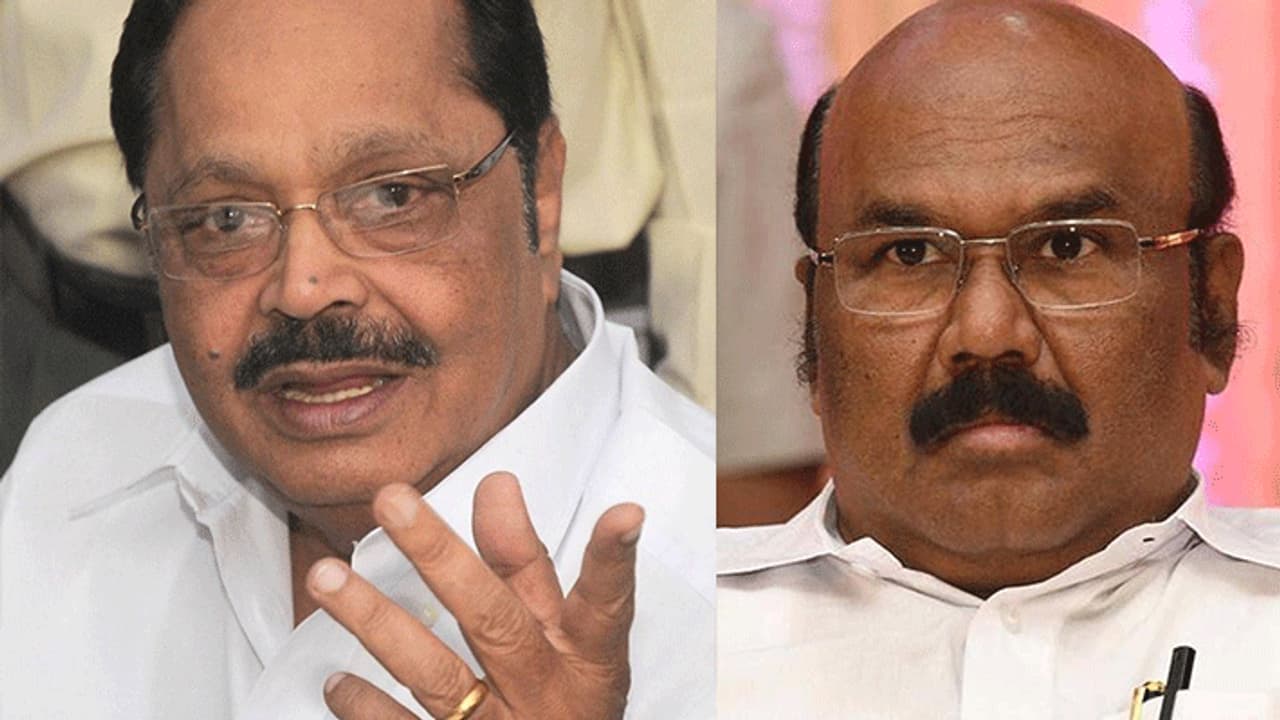 நுனிப்புல்ல மேஞ்சுட்டு அரைவேக்காட்டுத்தனமாக பேசாதீங்க... அமைச்சர் ஜெயக்குமாரை பிரித்து மேய்ந்த துரைமுருகன்..! நுனிப்புல்ல மேஞ்சுட்டு அரைவேக்காட்டுத்தனமாக பேசாதீங்க... அமைச்சர் ஜெயக்குமாரை பிரித்து மேய்ந்த துரைமுருகன்..!