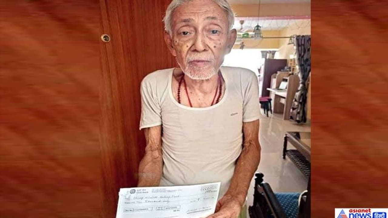 कोरोना से जंग में करनी थी मदद, ऑनलाइन पेमेंट का नहीं था पता, 82 साल के शख्स किया कुछ ऐसा, जीता दिल कोरोना से जंग में करनी थी मदद, ऑनलाइन पेमेंट का नहीं था पता, 82 साल के शख्स किया कुछ ऐसा, जीता दिल