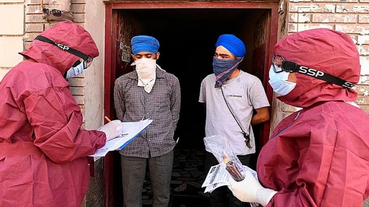 24 గంటల్లో 796 కొత్త కేసులు, 35 మరణాలు: భారత్లో 2 లక్షల మందికి కరోనా టెస్టులు పూర్తి 24 గంటల్లో 796 కొత్త కేసులు, 35 మరణాలు: భారత్లో 2 లక్షల మందికి కరోనా టెస్టులు పూర్తి