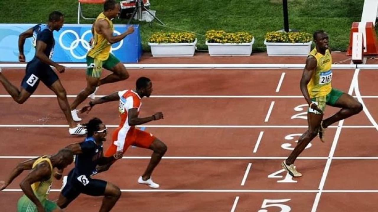 സാമൂഹ്യ അകലം പാലിക്കൂ; കൊറോണകാലത്ത് രസകരമായ സന്ദേശവുമായി ഉസൈന് ബോള്ട്ട് സാമൂഹ്യ അകലം പാലിക്കൂ; കൊറോണകാലത്ത് രസകരമായ സന്ദേശവുമായി ഉസൈന് ബോള്ട്ട്