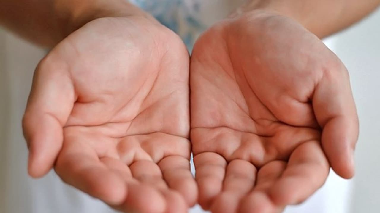 इन बातों का ध्यान रखेंगे तो घर में बनी रहेगी सुख समृद्धि, नहीं सताएगा गरीबी का डर इन बातों का ध्यान रखेंगे तो घर में बनी रहेगी सुख समृद्धि, नहीं सताएगा गरीबी का डर