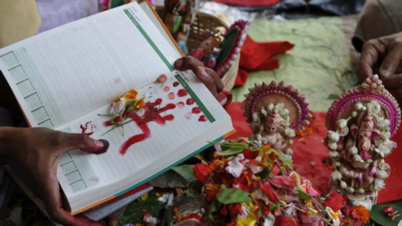 পয়লা বৈশাখে মা লক্ষ্মীর পুজো করতে মেনে চলুন এই টোটকা, আর্থিক সমৃদ্ধি ঘটবে পয়লা বৈশাখে মা লক্ষ্মীর পুজো করতে মেনে চলুন এই টোটকা, আর্থিক সমৃদ্ধি ঘটবে