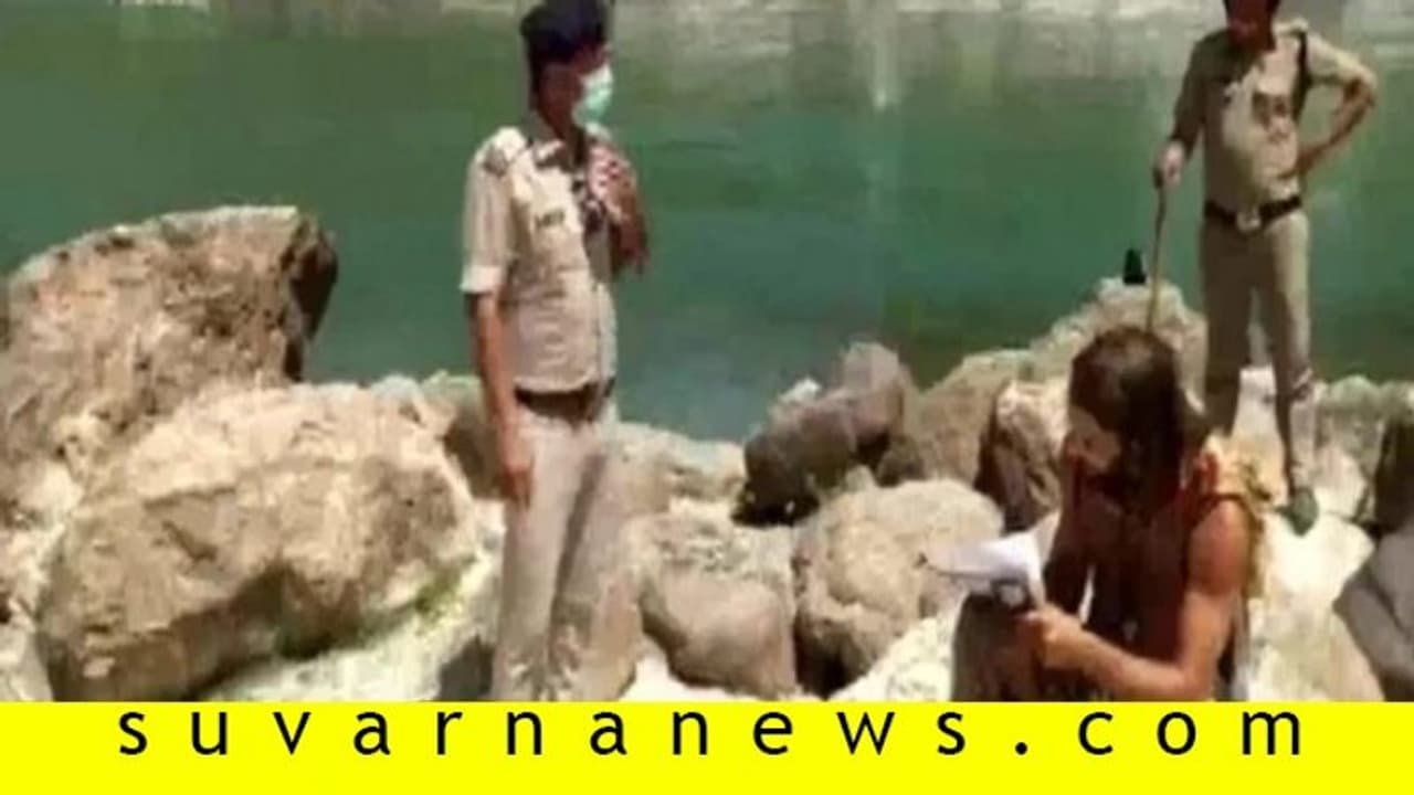 ಲಾಕ್ಡೌನ್ ಉಲ್ಲಂಘಿಸಿದ ವಿದೇಶಿಗರಿಗೆ ಪಾಠ ಕಲಿಸಿದ ಪೊಲೀಸ್! ಲಾಕ್ಡೌನ್ ಉಲ್ಲಂಘಿಸಿದ ವಿದೇಶಿಗರಿಗೆ ಪಾಠ ಕಲಿಸಿದ ಪೊಲೀಸ್!